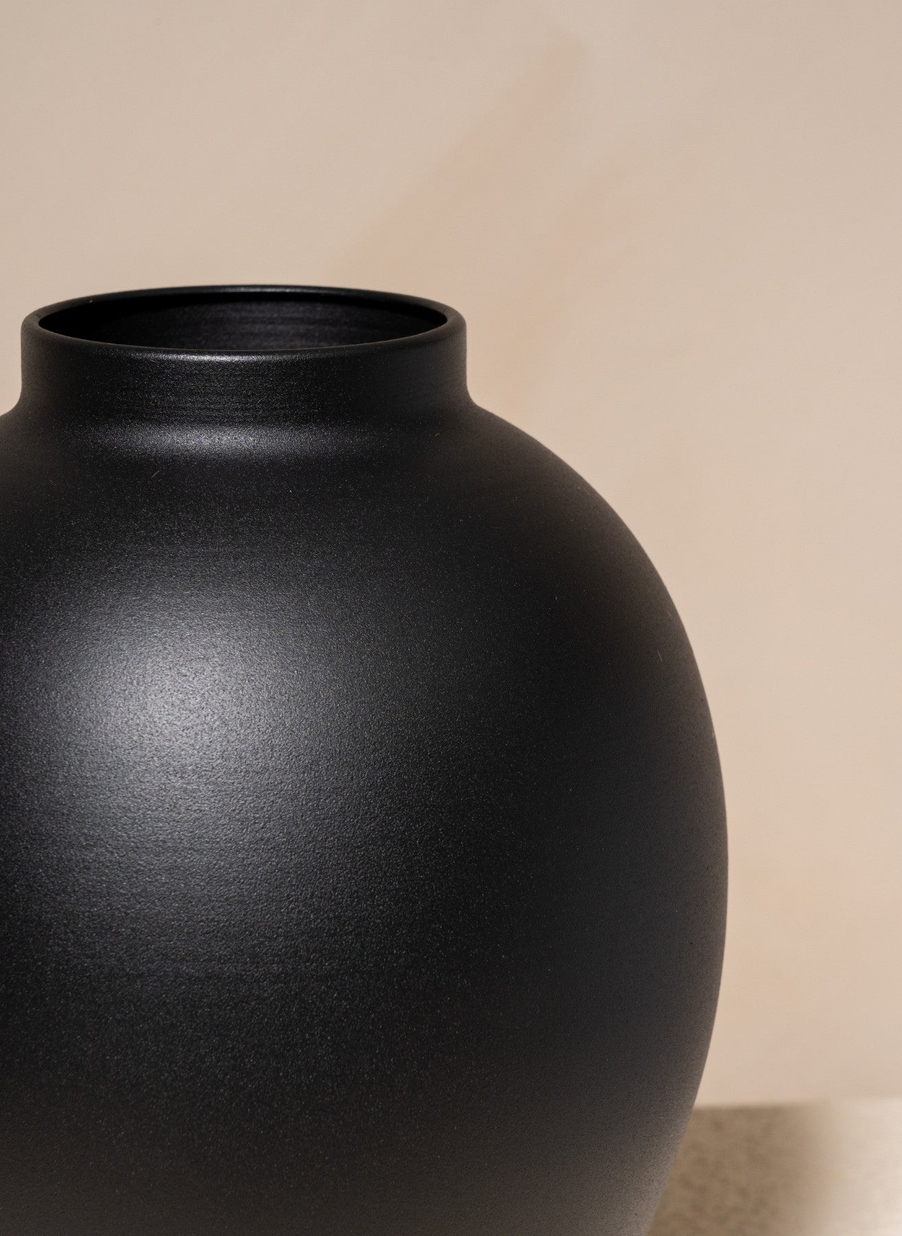 Aura vase - Noir mat