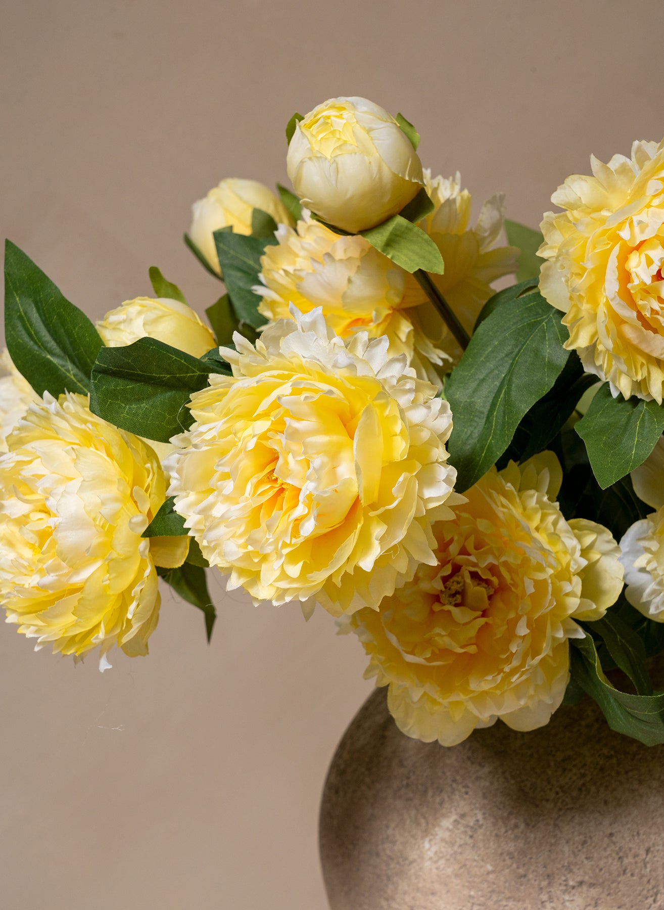 Pivoines - Jaune (6 tiges / 18 têtes de fleurs)